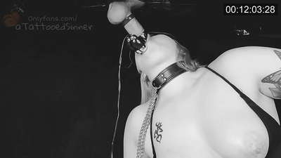 Глоритын нүхэнд төгс хөхтэй хөөрхөн охин