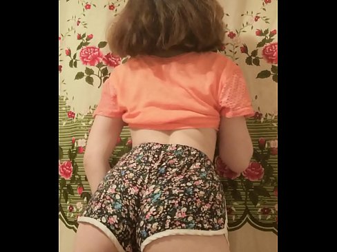 ❤️ Тачаангуй залуу бяцхан хүүхэн камер дээр шорт тайлж байна Зовох видео порно дээр mn.xxxdesichudai.ru